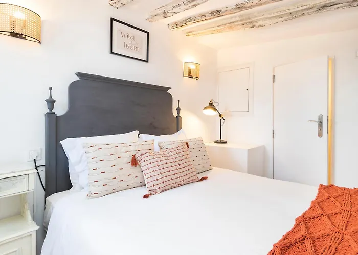 Delightful & Quirky With River Views