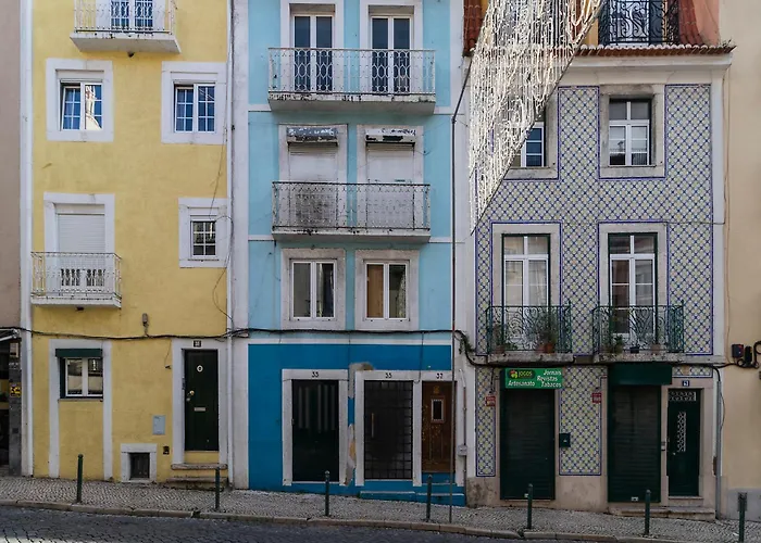 Delightful & Quirky With River Views