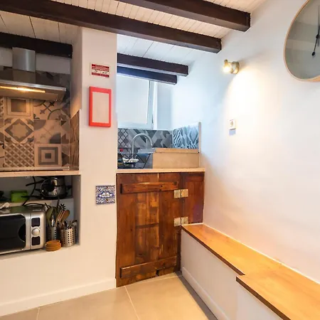 Delightful & Quirky With River Views Lejlighed