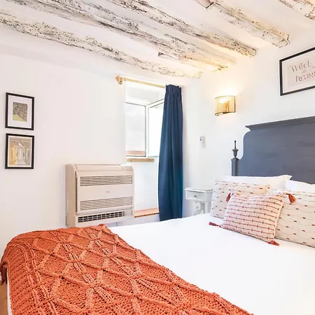 Delightful & Quirky With River Views * Lisbona