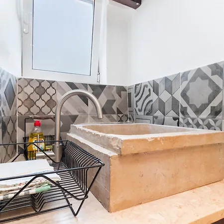 Apartment Delightful & Quirky With River Views